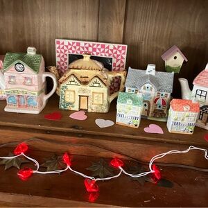 Cream and Green Holiday Decor Set for Festive Charm